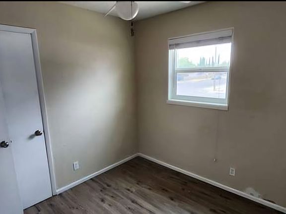 4th image of 4949 Debeers Dr