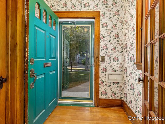 5th image of 242 E Washington St