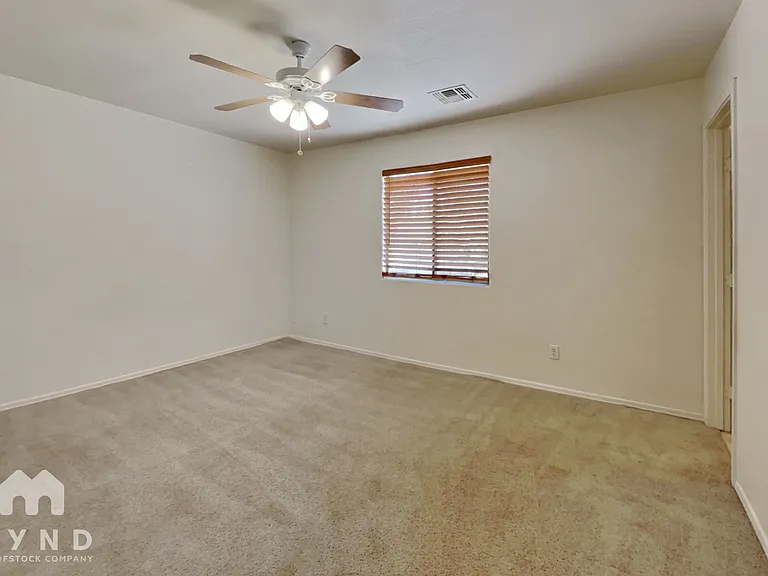 1886 E Cowboy Cove Trl — Photo 6