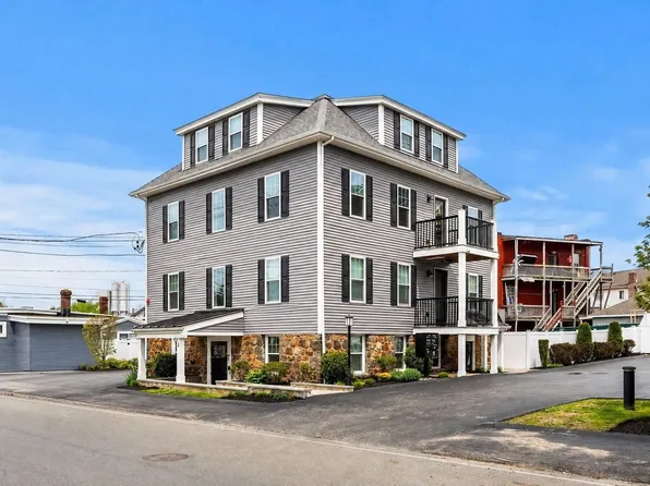 4 Wakefield Ave APT 4, Wakefield, MA 01880