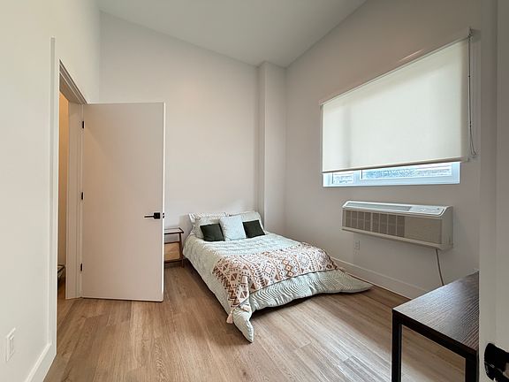 5th image of 36 Madison St #106