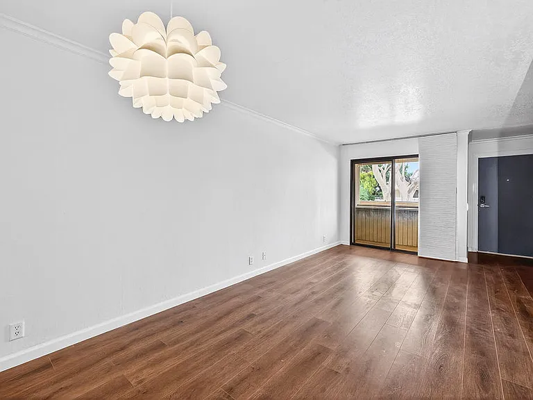 2820 N Arcadia Ct #B205 — Photo 5