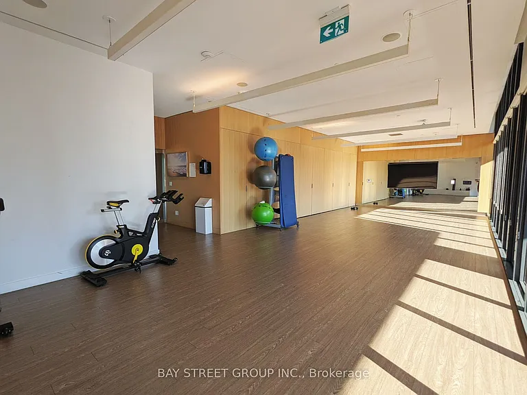 19 Western Battery Rd #2811 — Photo 27