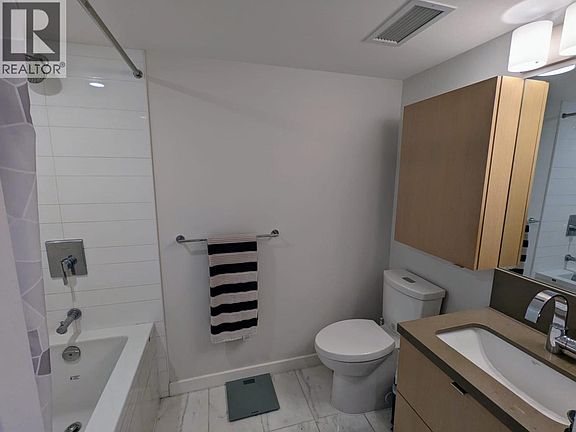 3rd image of 8189 Cambie St #2004