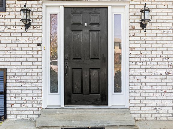 2nd image of 4084 Forsythe Dr