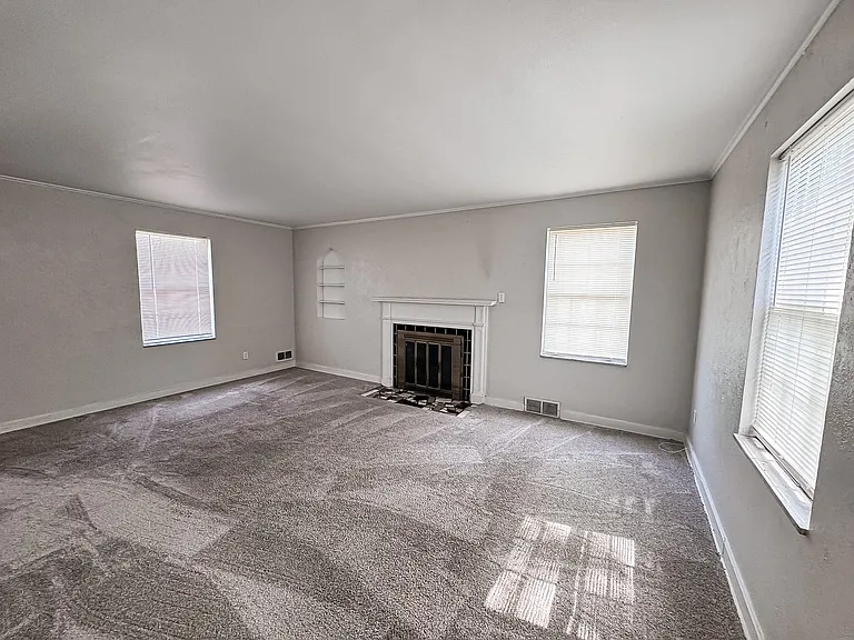 2710 Henderson Rd — Photo 3