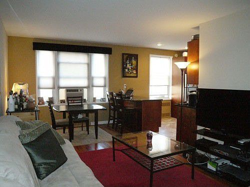 1st image of 101 Old Mamaroneck Rd APT 1A2