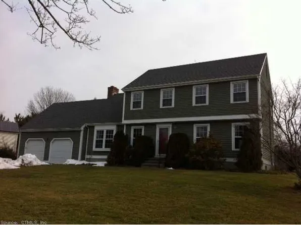 26 Conifer Dr, Branford, CT 06405