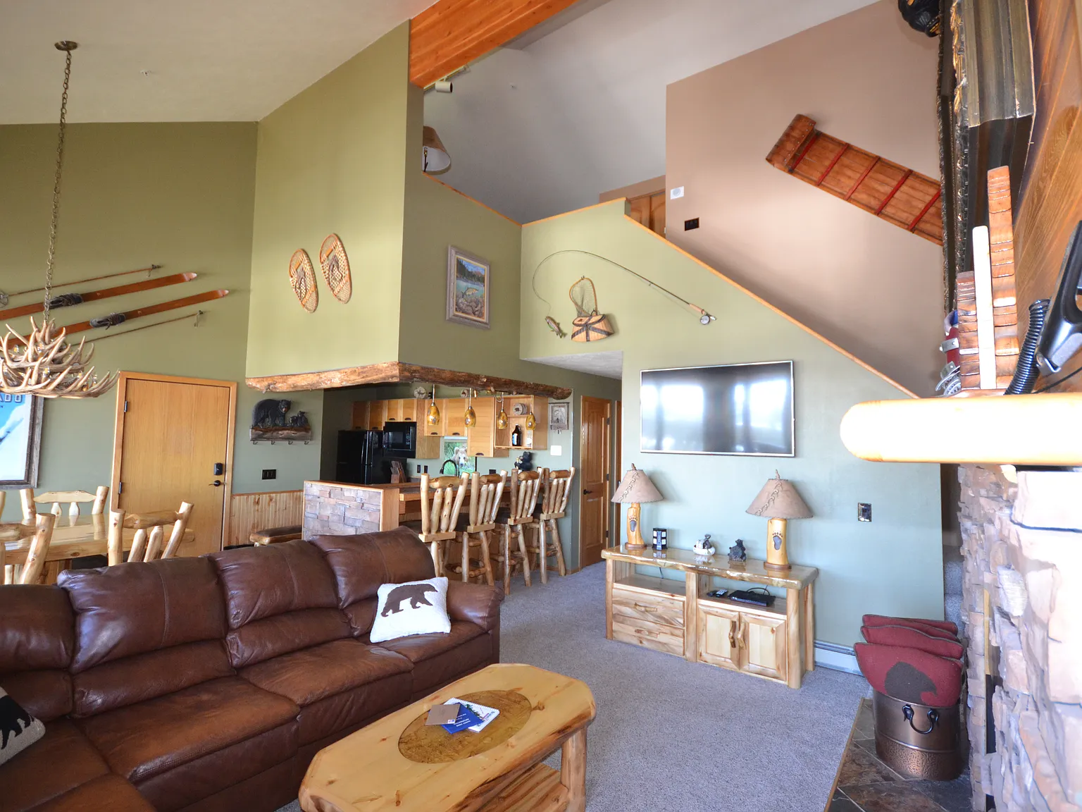 3 bed, 1183 sqft, $4,500 — Photo 2