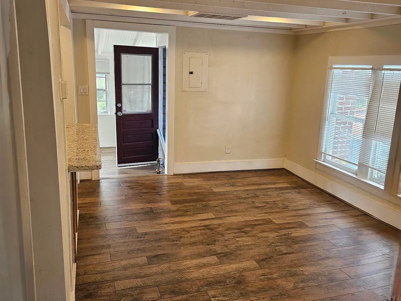 1 bed, 725 sqft, $1,400 — Photo 3