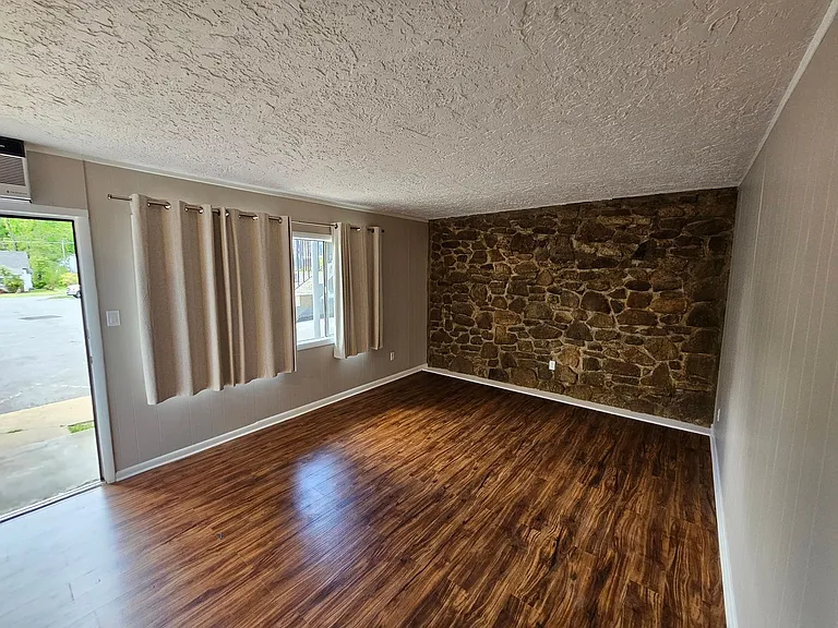Willow Terrace Apartments — Photo 7