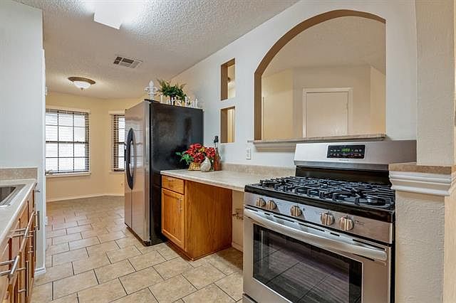 1st image of 514 Russet Valley Dr