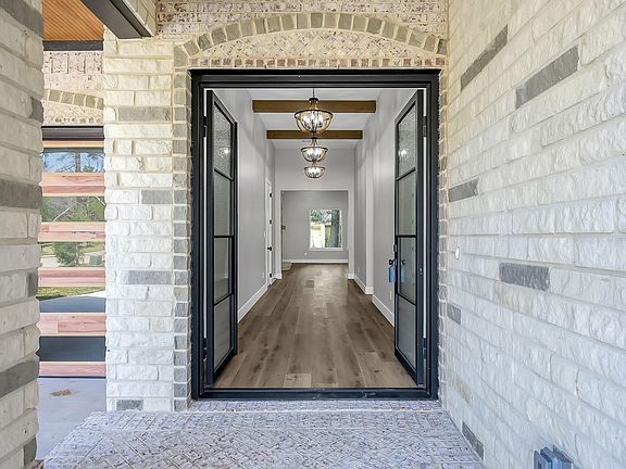 3rd image of 135 Wick Willow Rd