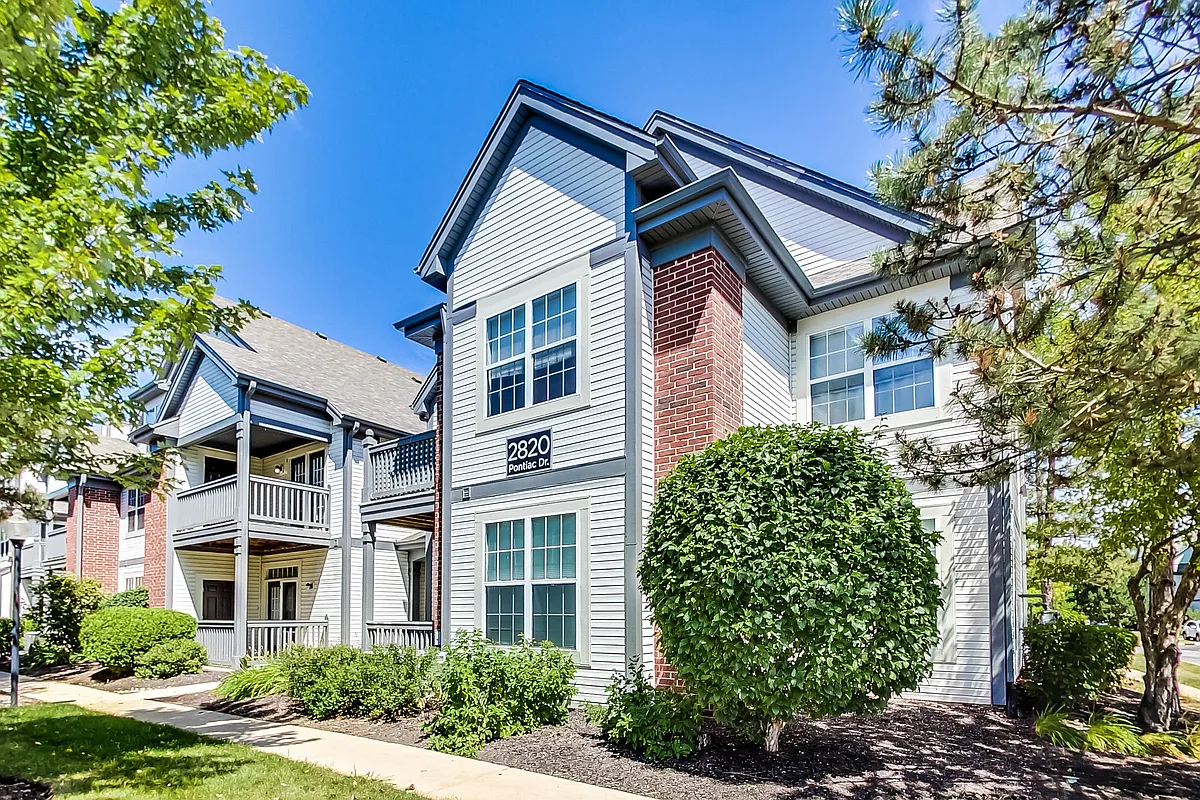 Building Photo - The Aventine at Oakhurst North