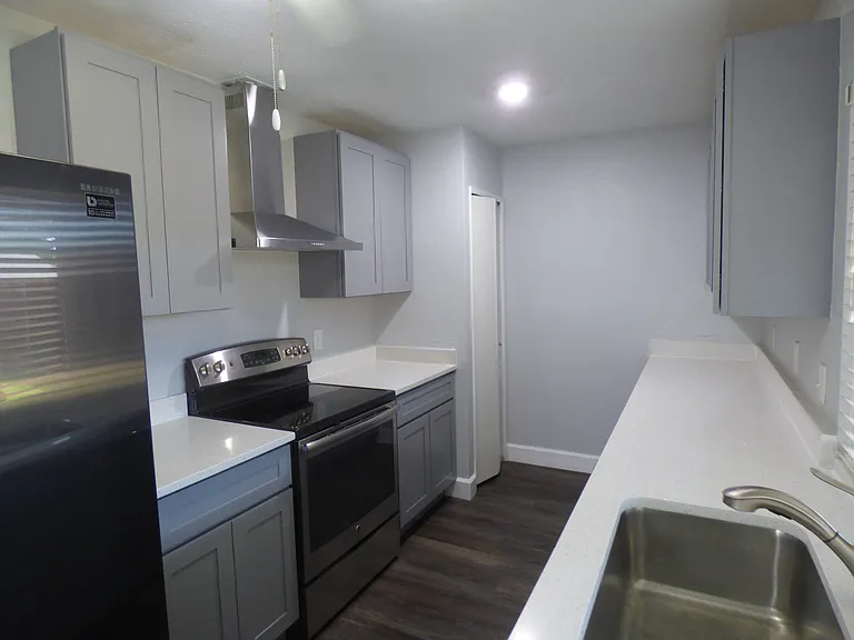 5016 Roberts Dr — Photo 6