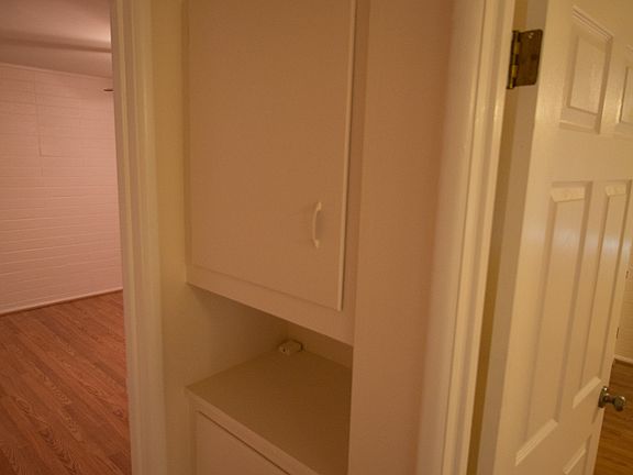 Hallway hamper