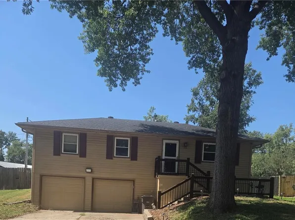 1304 Clark Ave, Independence, MO 64057