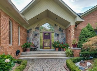 18505 Van Rd, Livonia, MI 48152