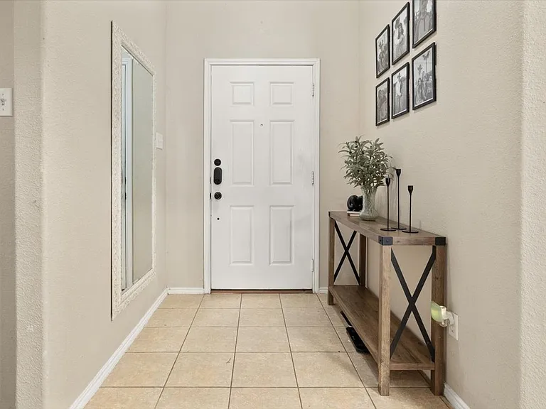 1410 Teal Way — Photo 3