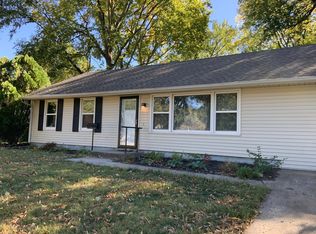 8409 W 70th Ter, Overland Park, KS 66204