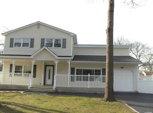 1310 Hummel Ave, Holbrook, NY 11741