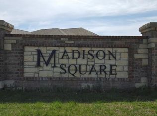 122 E Shawnee St, Strafford, MO 65757