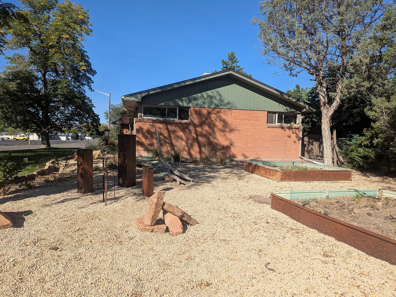 4 bed, 2.5 bath, 2100 sqft, $3,000 — Photo 4