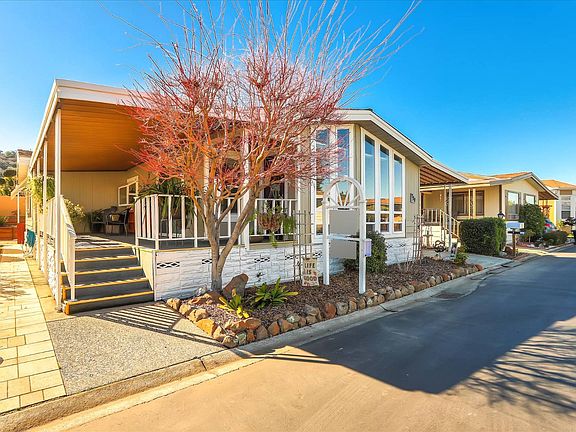 3rd image of 758 Villa Teresa Way
