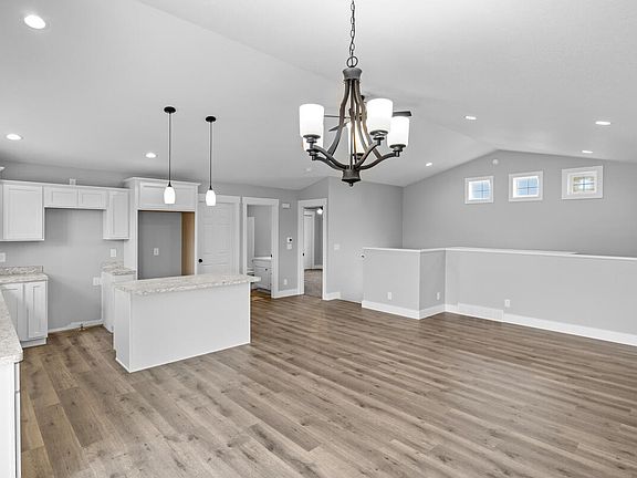 3rd image of 5229 Lilac Ln