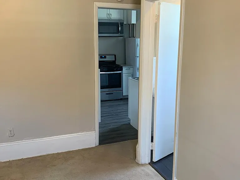 5631 Northumberland St #2 — Photo 4