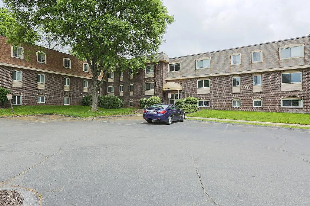 1 bed, 882 sqft, $1,400 — Photo 1