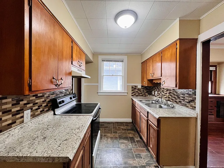 3817 Burton Ave — Photo 6