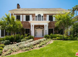 2227 Chislehurst Dr, Los Angeles, CA 90027