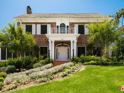 2227 Chislehurst Dr, Los Angeles, CA, 90027
