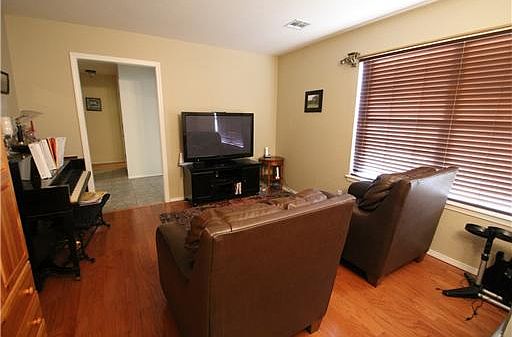 5th image of 1233 Countrywood Cir