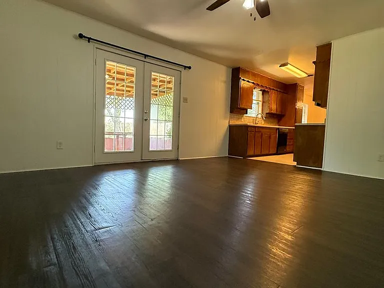 416 Pecan Dr — Photo 3