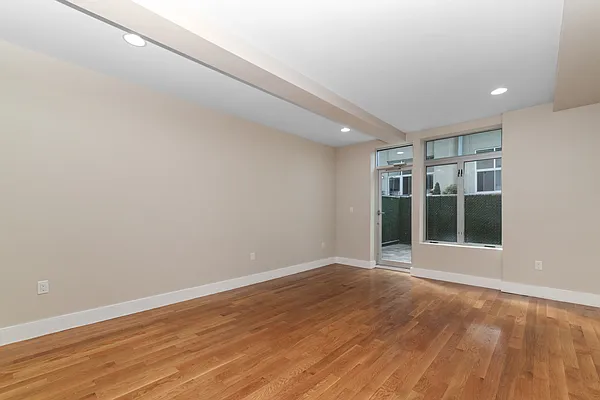 Rented by MNS | media 3