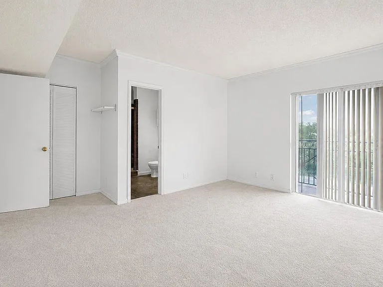 4850 SW 63rd Ter #332 — Photo 6