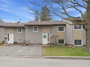 374 Woodfield Dr #16, Ottawa, ON K2G 3W9