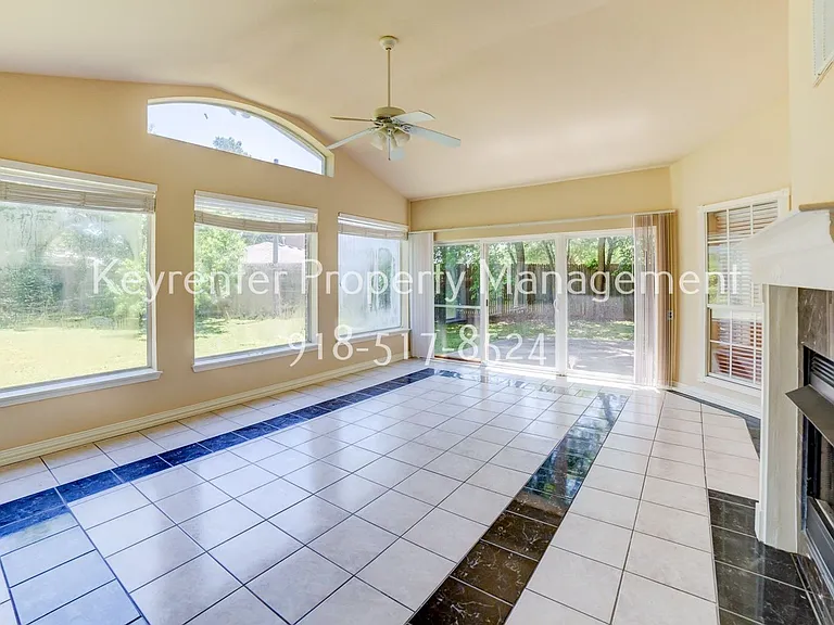 10119 S College Pl — Photo 23
