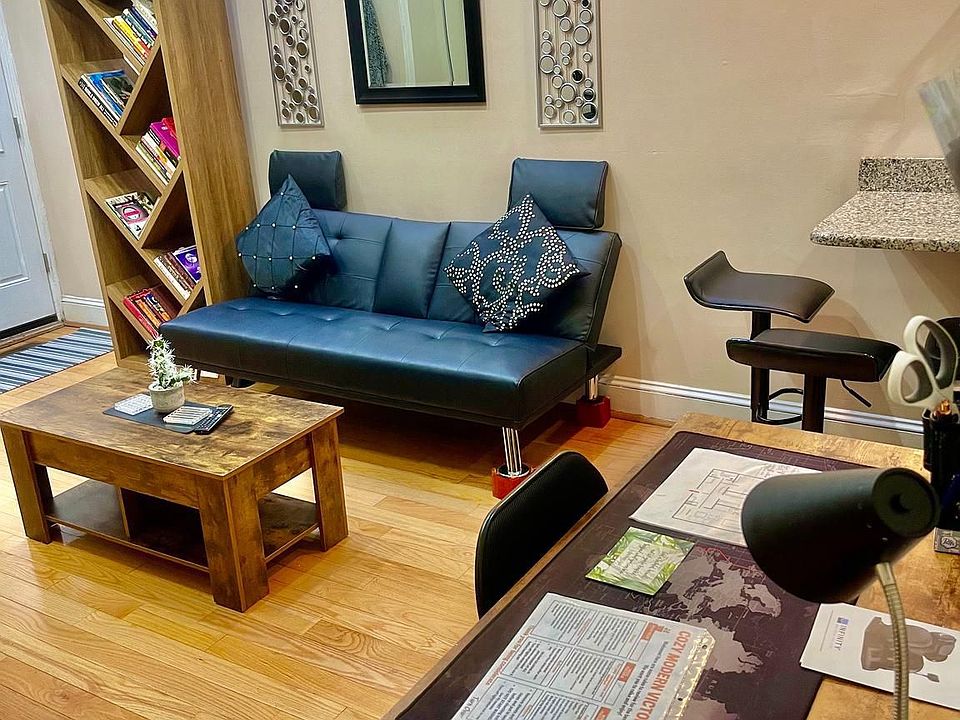 1st image of 3857 Lancaster Ave #1