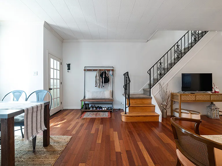 1517 E Susquehanna Ave — Photo 4