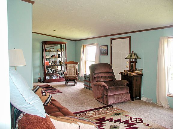 Great Room w/new carpet