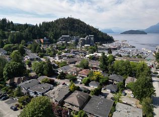 6339 Douglas St, West Vancouver, BC V7W 2G1
