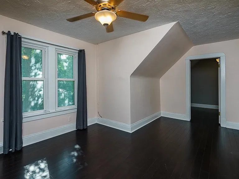 3302 Vinton St — Photo 22