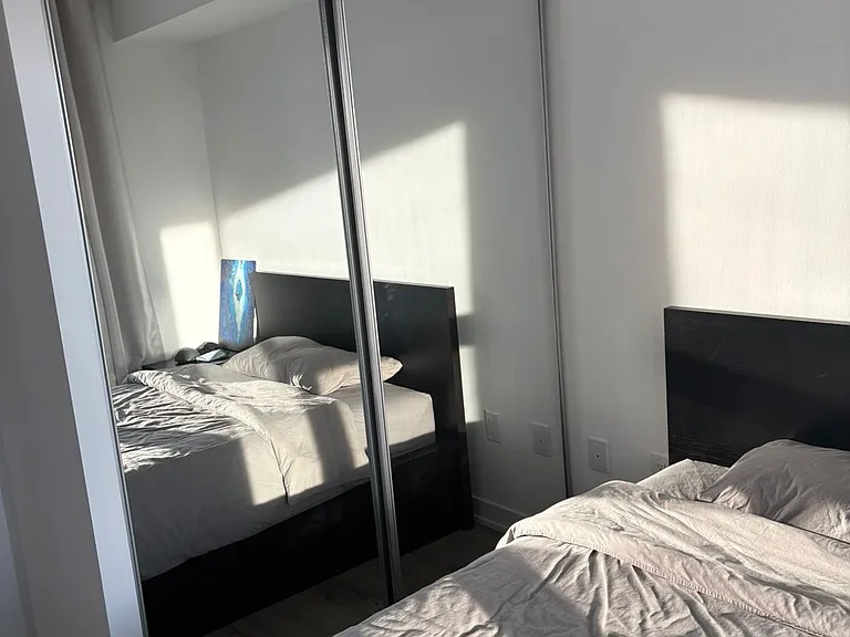 11 Wellesley St W #3208 — Photo 9