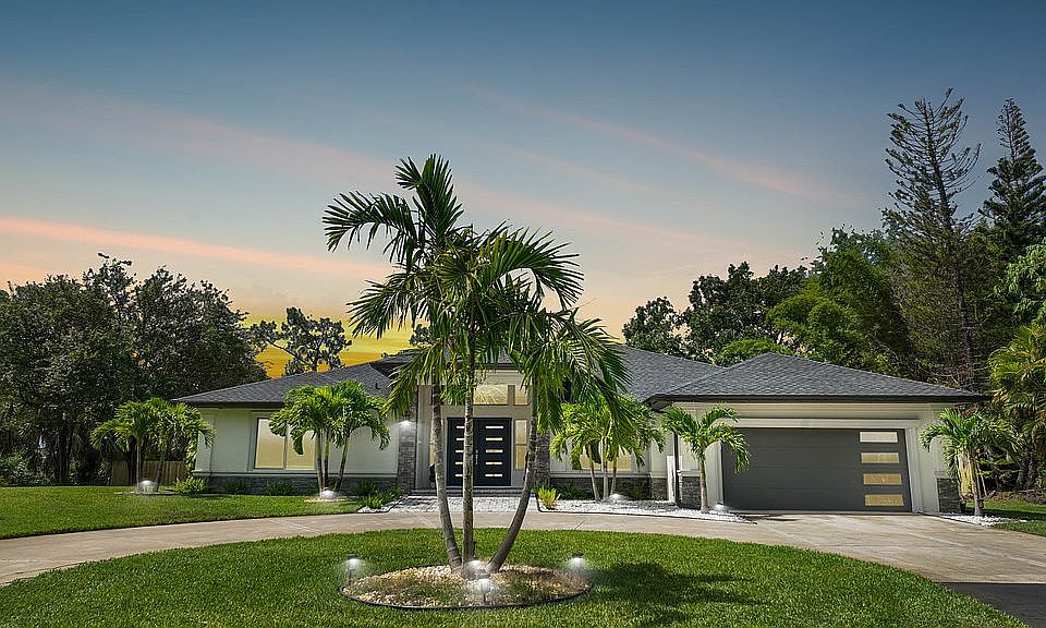 1st image of 1088 Laurel Woods Dr