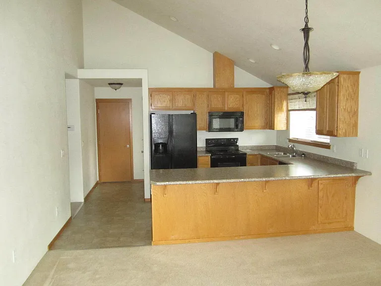 820 Isherwood Dr — Photo 5