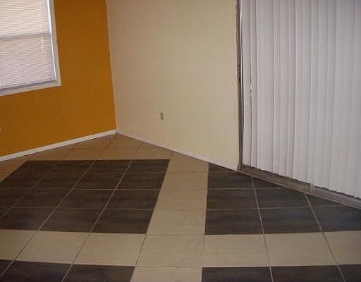 3rd image of 7803 Farnsworth Ct