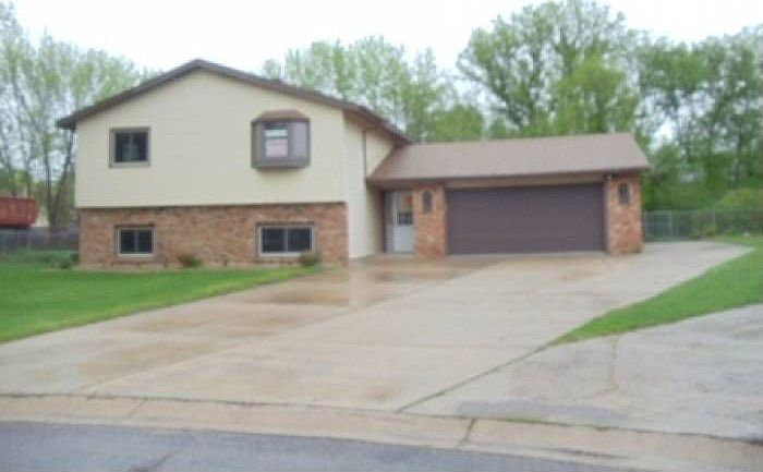 1st image of 7946 Fairfield Cir N